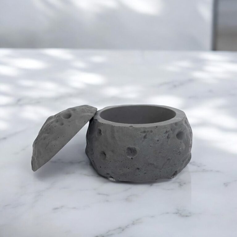 Elegant Moon Surface Ashtray with Lid