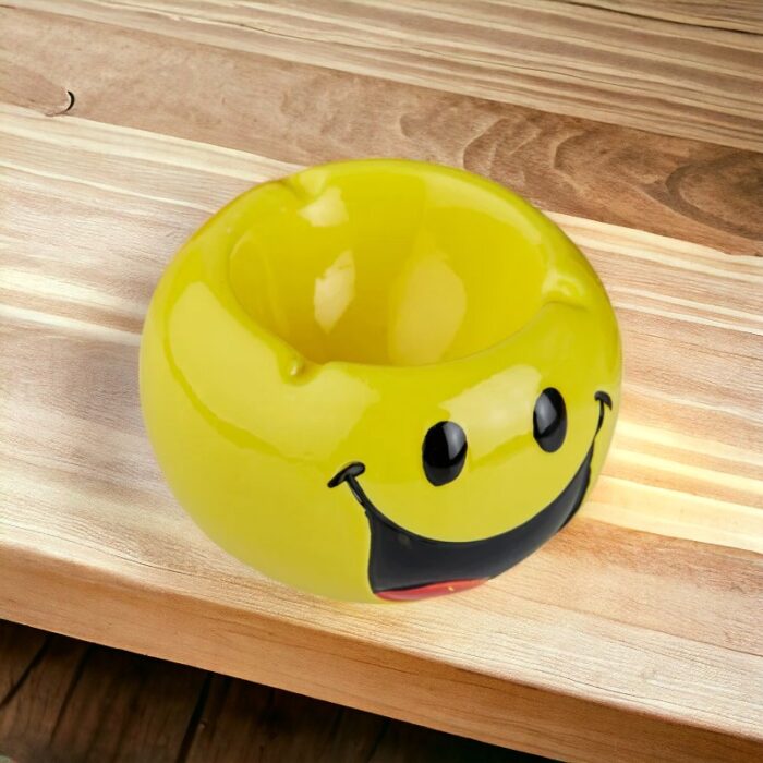 Simple Happy Face Emoji Ceramic Ashtray